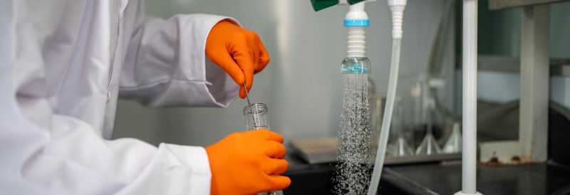 Acetona: un elemento esencial en el laboratorio